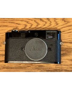 Leica M11 Glossy Black paint